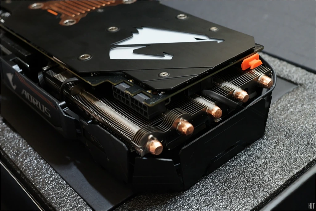 GIGABYTE AORUS 지포스 GTX1080 Ti Xtreme D5X 11GB 리뷰 17