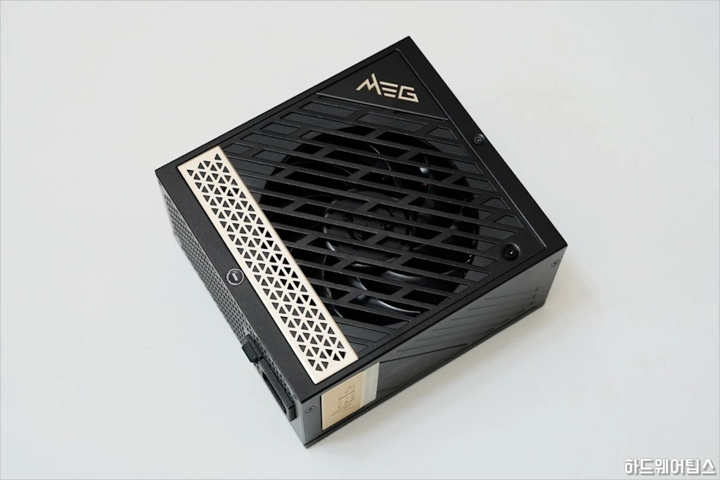 MSI MEG Ai1300P PCIE5 80PLUS PLATINUM 파워 서플라이 유닛 리뷰 2