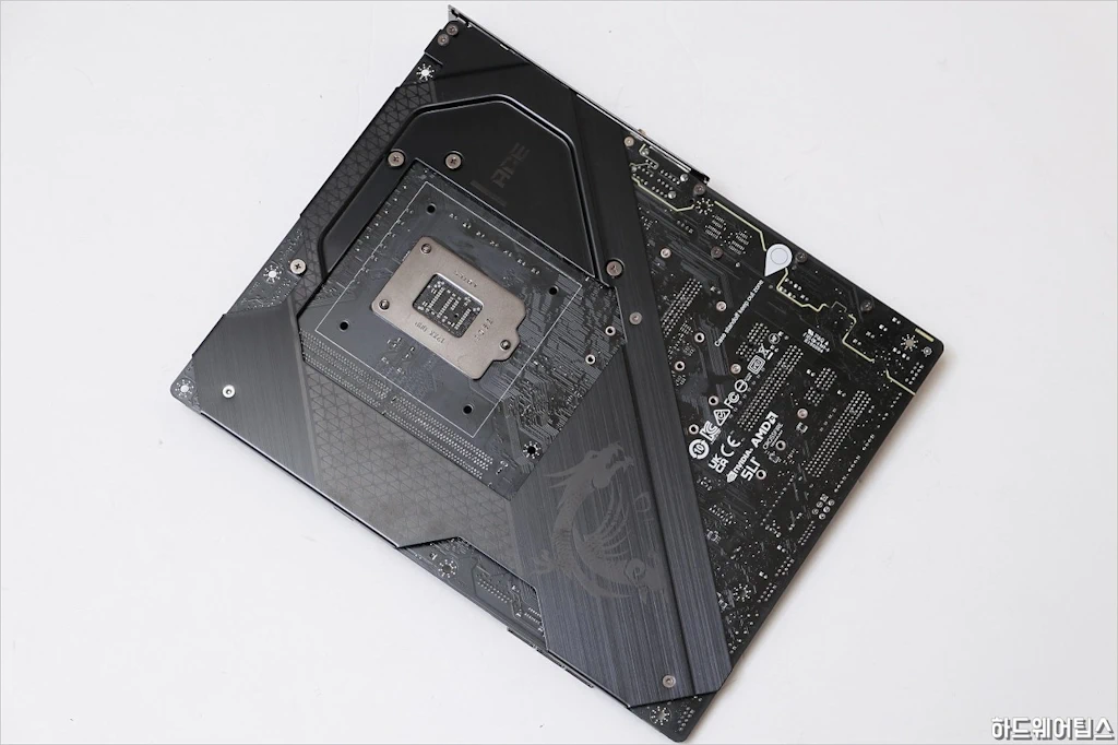 MSI MEG Z590 에이스 ACE 리뷰 10