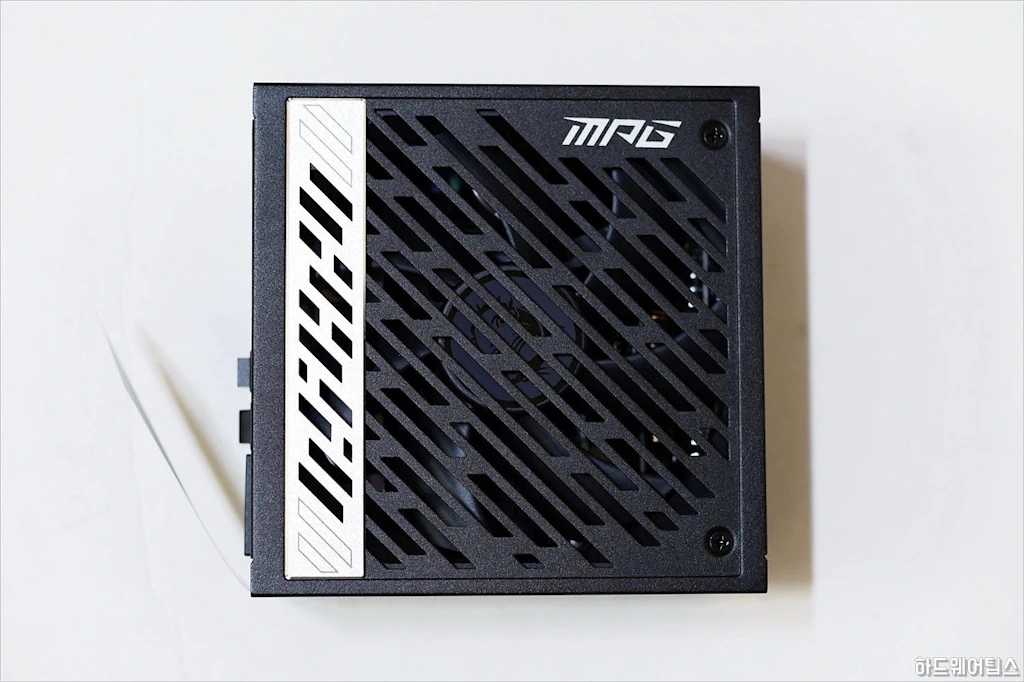 MSI MPG A1000G 80PLUS GOLD 파워 서플라이 유닛 리뷰 10