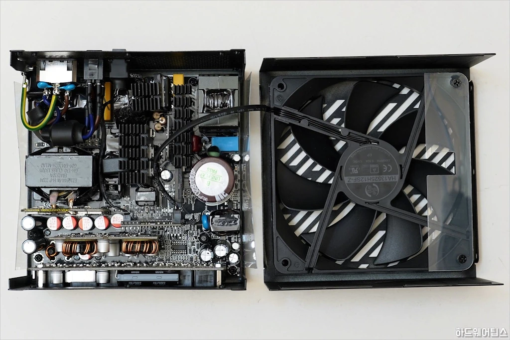 MSI MPG A1000G 80PLUS GOLD 파워 서플라이 유닛 리뷰 15