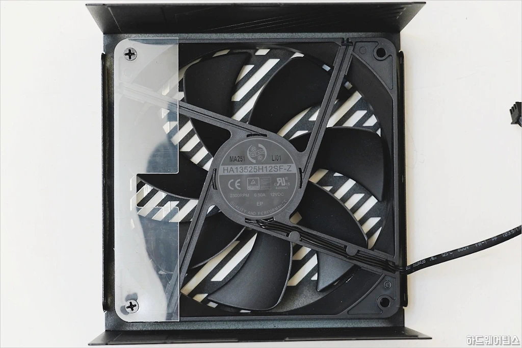 MSI MPG A1000G 80PLUS GOLD 파워 서플라이 유닛 리뷰 16