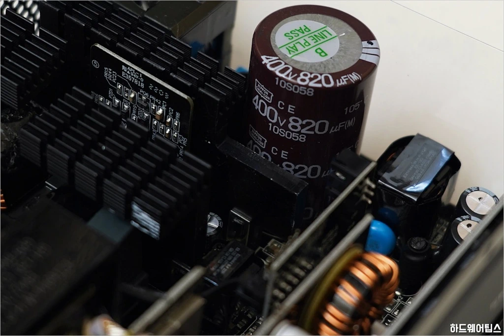 MSI MPG A1000G 80PLUS GOLD 파워 서플라이 유닛 리뷰 19