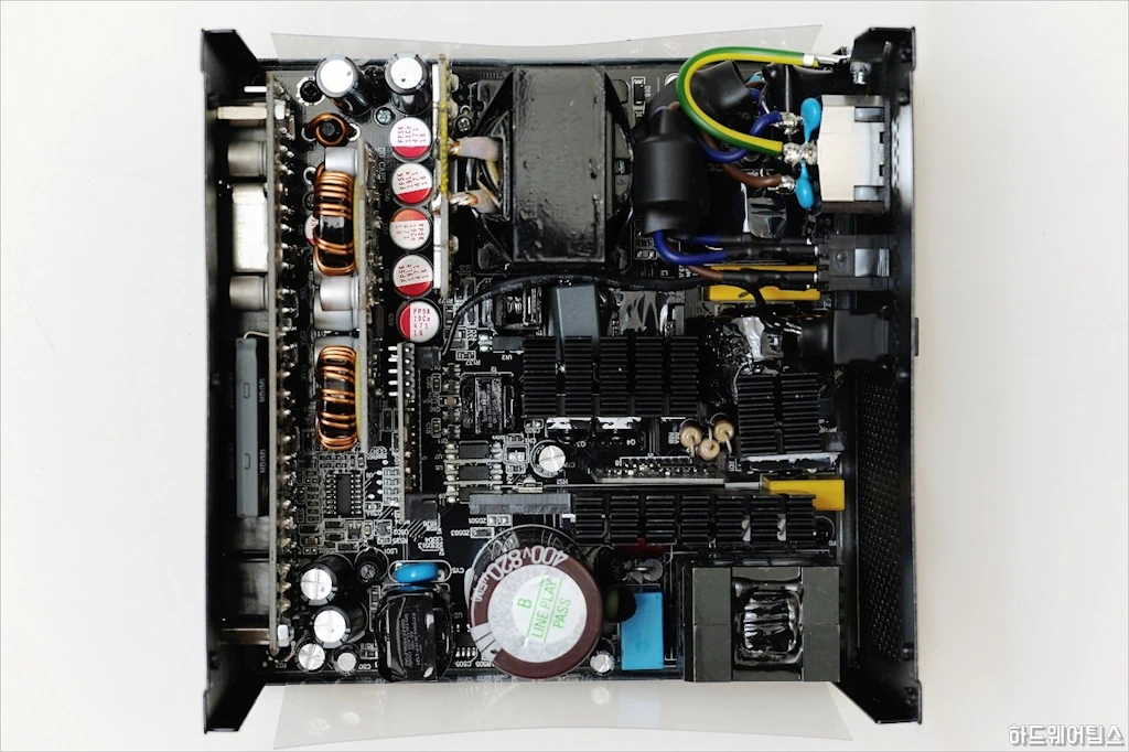 MSI MPG A1000G PCIE5 80PLUS GOLD 파워 서플라이 유닛 리뷰 22