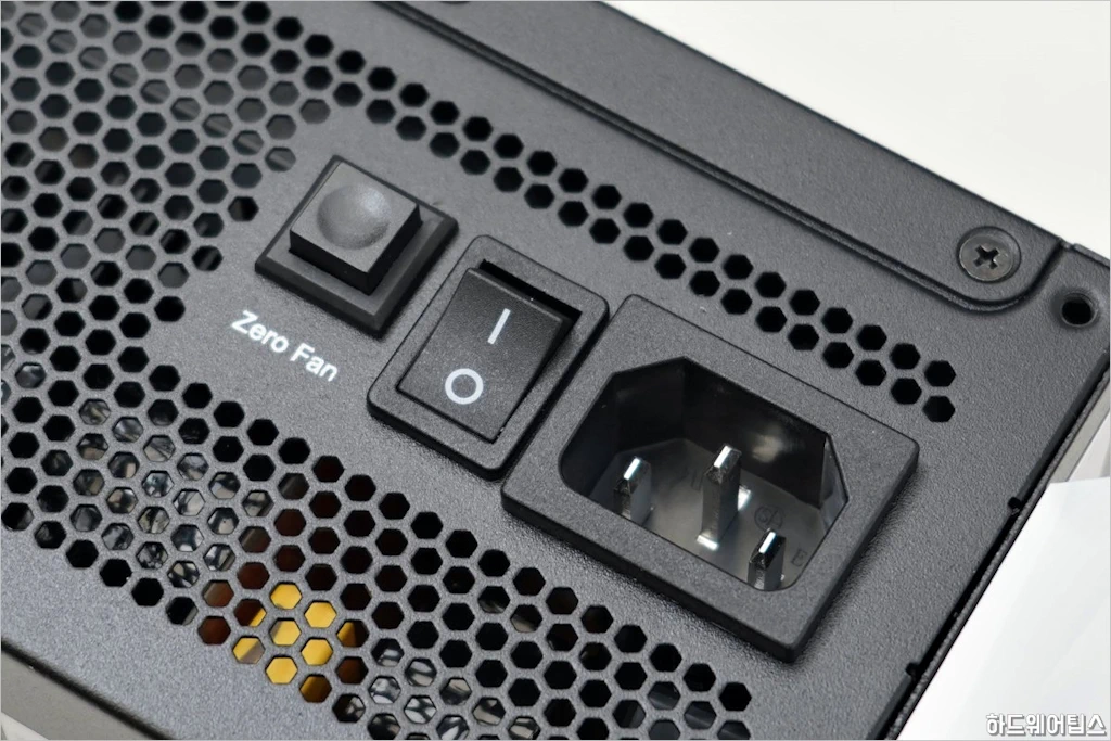 MSI MPG A1000G PCIE5 80PLUS GOLD 파워 서플라이 유닛 리뷰 45