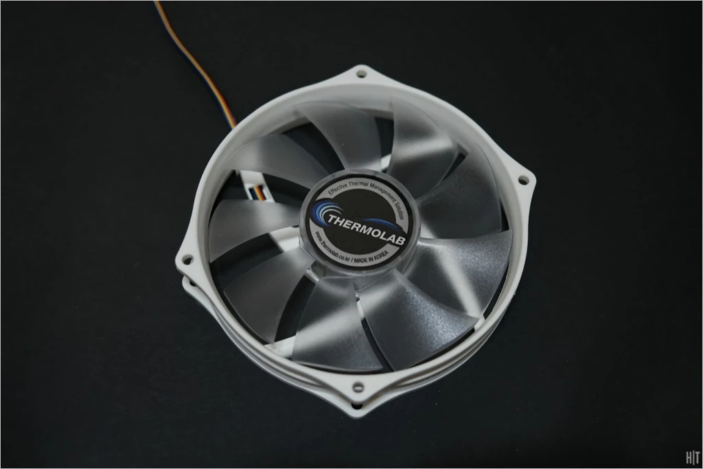 써모랩 트리니티 화이트 LED CPU 쿨러 리뷰 22