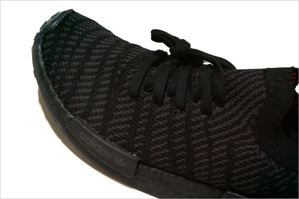 아디다스 NMD R1 STLT PK 리뷰 12
