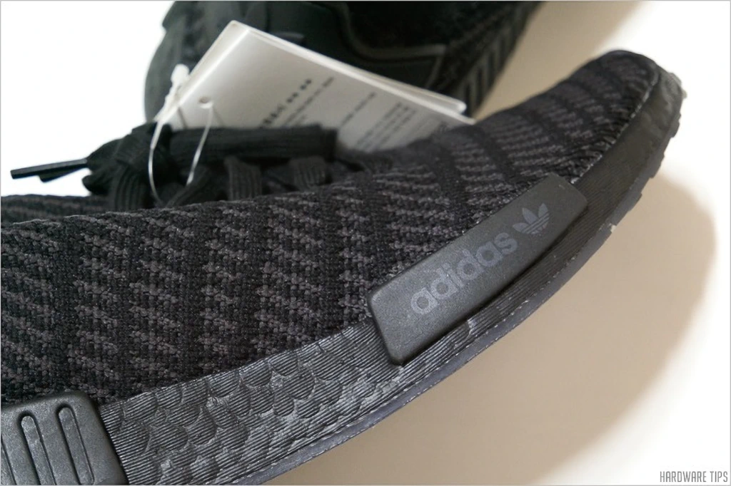아디다스 NMD R1 STLT PK 리뷰 16