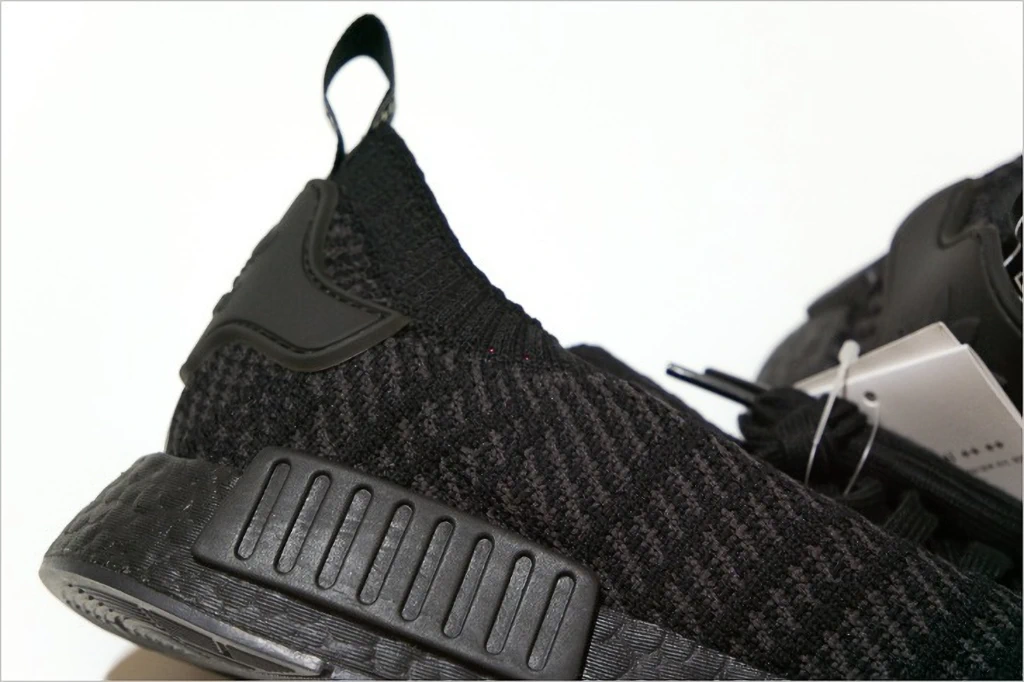 아디다스 NMD R1 STLT PK 리뷰 17