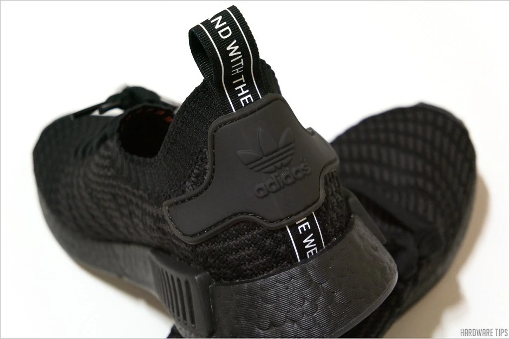 아디다스 NMD R1 STLT PK 리뷰 18