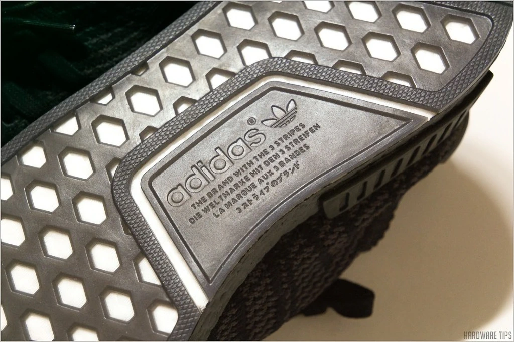 아디다스 NMD R1 STLT PK 리뷰 24