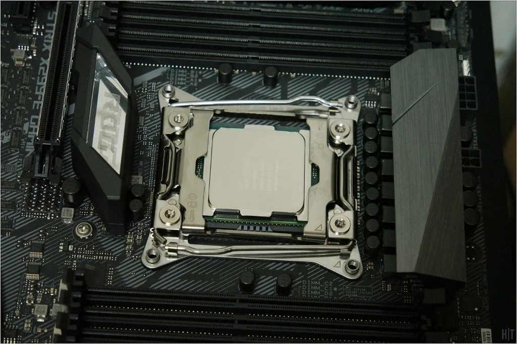 인텔 코어 i9 7980XE 익스트림 에디션 리뷰 18