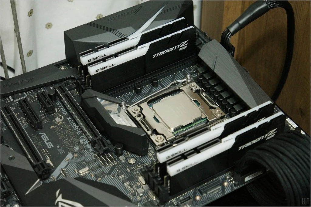 인텔 코어 i9 7980XE 익스트림 에디션 리뷰 19