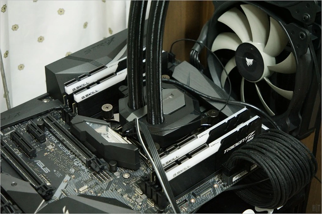 인텔 코어 i9 7980XE 익스트림 에디션 리뷰 20