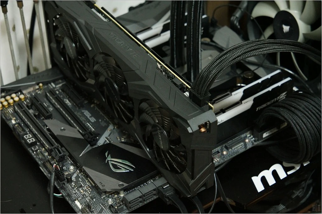 인텔 코어 i9 7980XE 익스트림 에디션 리뷰 21
