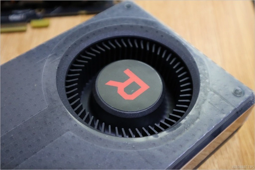 조텍 채굴용 라데온 RX 580 4GB에 레프런스 쿨러 장착 8
