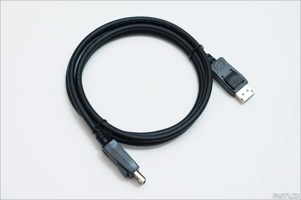MSI G244F DSC00015