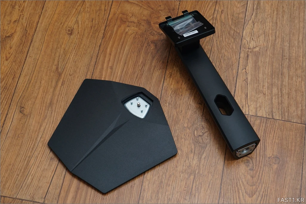 MSI G244F DSC00017