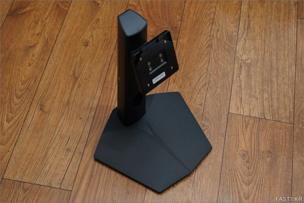 MSI G244F DSC00020