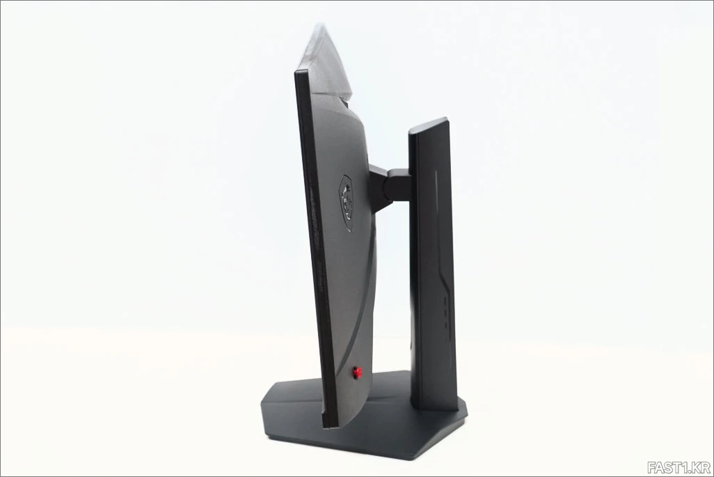 MSI G244F DSC00042