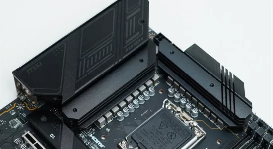 MSI MAG Z790 토마호크 WIFI DSC00010