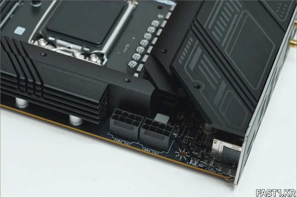 MSI MAG Z790 토마호크 WIFI DSC00015