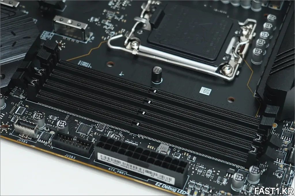 MSI MAG Z790 토마호크 WIFI DSC00039