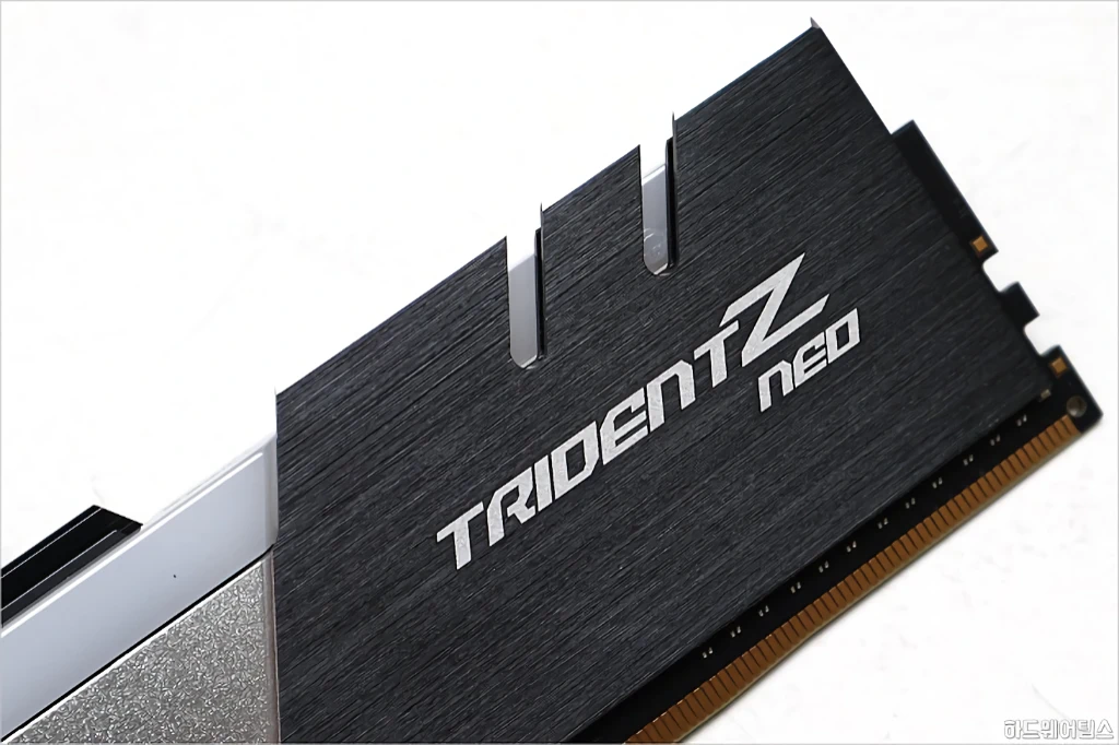 G.SKILL DDR4 PC4 25600 CL14 TRIDENT Z NEO 리뷰 16