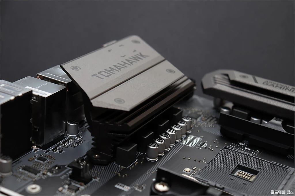 MSI MAG B450 토마호크 리뷰 12