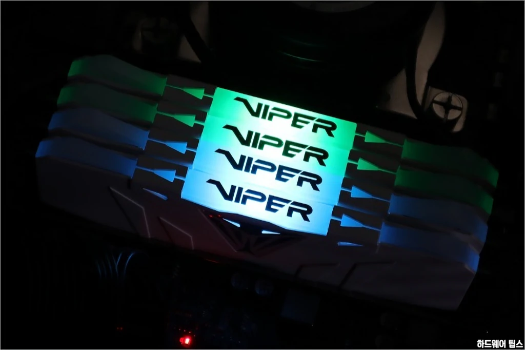 PATRIOT DDR4 16G PC4 21300 CL15 VIPER RGB 화이트 리뷰 14
