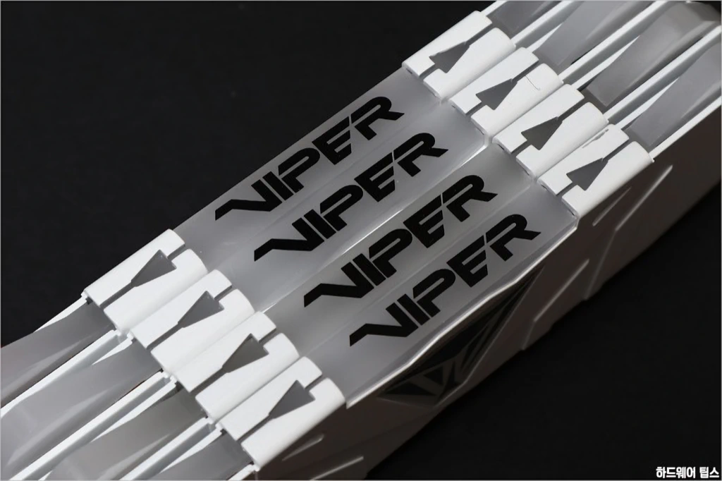 PATRIOT DDR4 16G PC4 21300 CL15 VIPER RGB 화이트 리뷰 6
