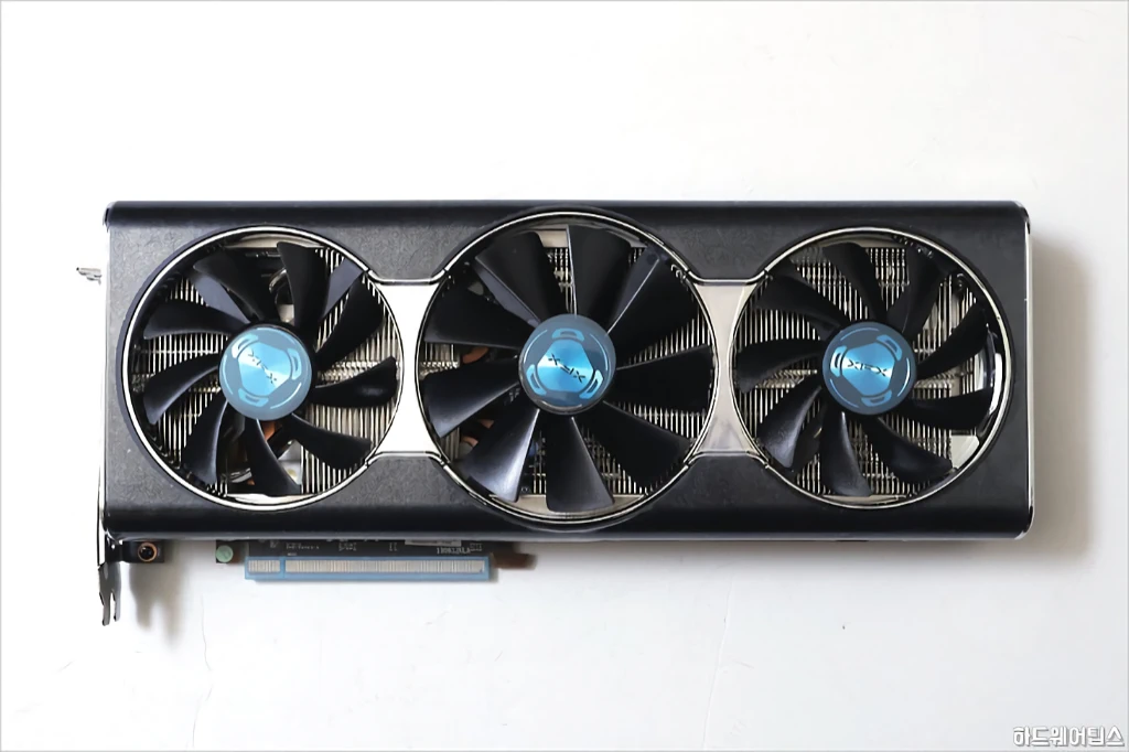 XFX 라데온 RX 5700 XT THICC III ULTRA D6 8GB 리뷰 11