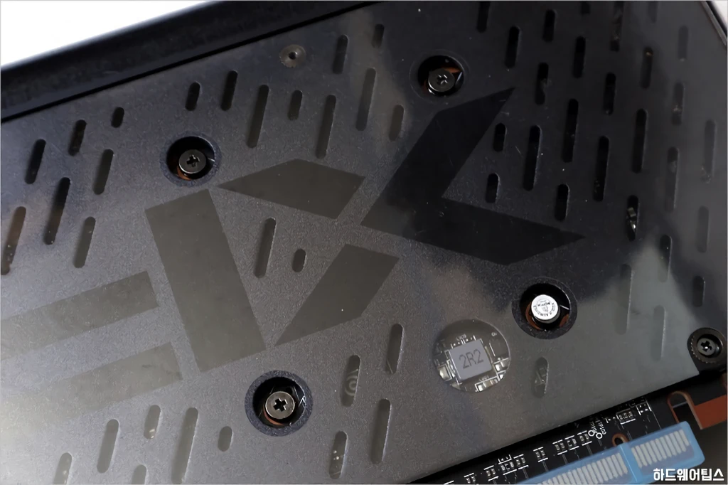 XFX 라데온 RX 5700 XT THICC III ULTRA D6 8GB 리뷰 21