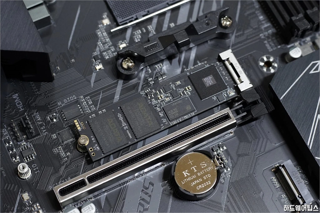 ADATA XPG GAMMIX S70 BLADE M.2 NVMe SSD 1TB 리뷰 12