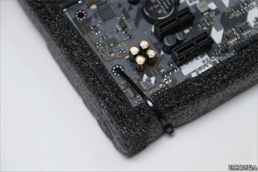ASRock B560M 스틸 레전드 디앤디 리뷰 8