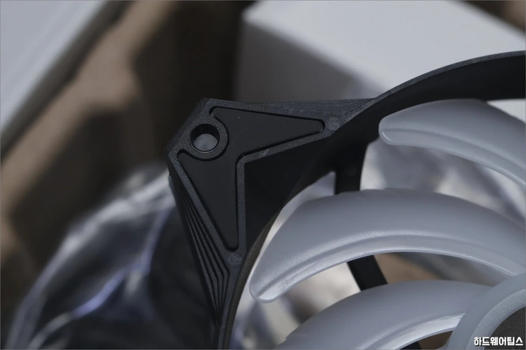 MSI MAG 코어리퀴드 240R 간단 리뷰 25