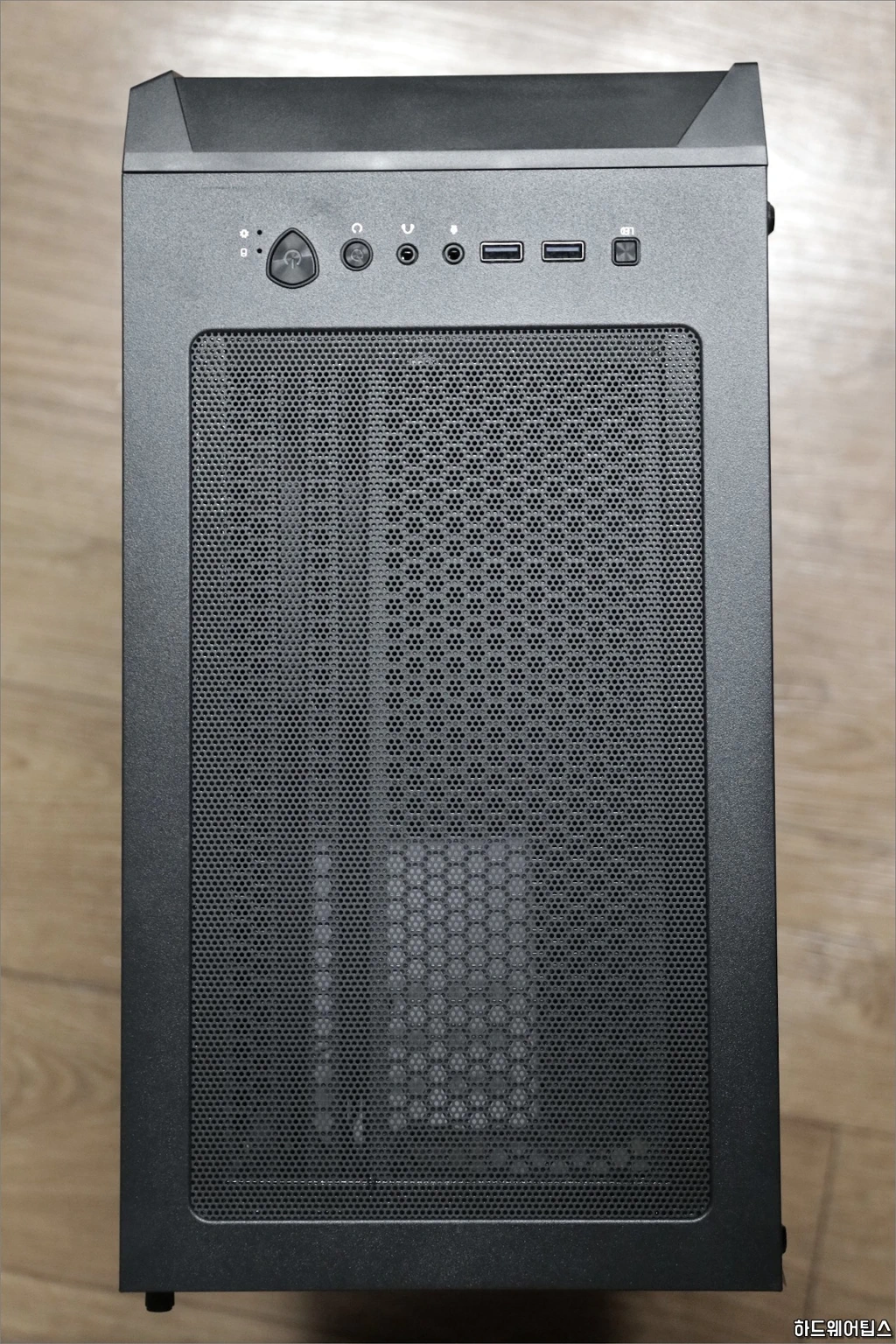 MSI MAG 포지 101M 게이밍 케이스 리뷰 28