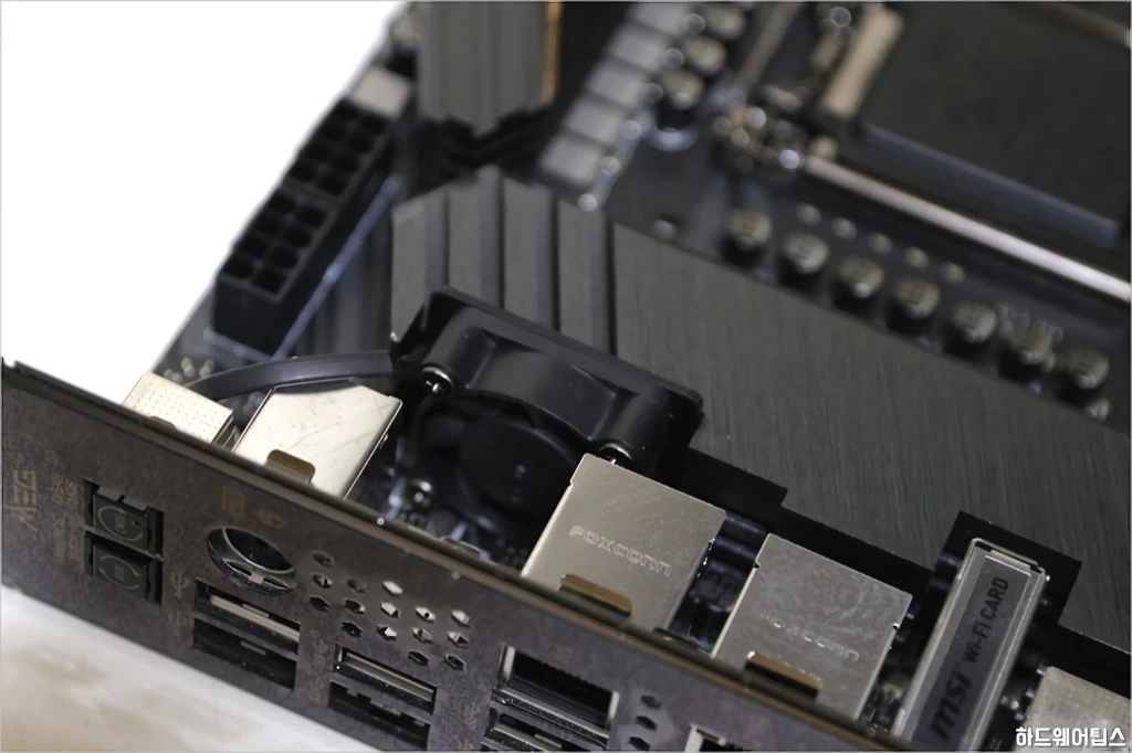 MSI MEG Z490 에이스 메인보드 리뷰 19
