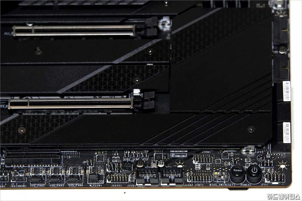 MSI MEG Z690 유니파이 리뷰 25