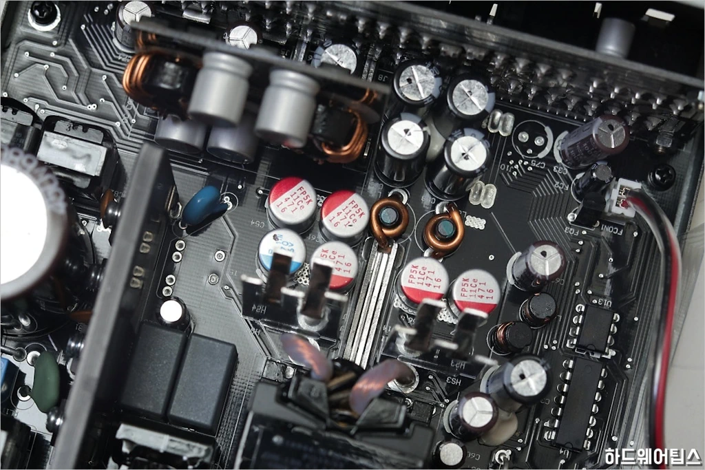 MSI MPG A850GF 80 PLUS GOLD 파워 서플라이 유닛 리뷰 32
