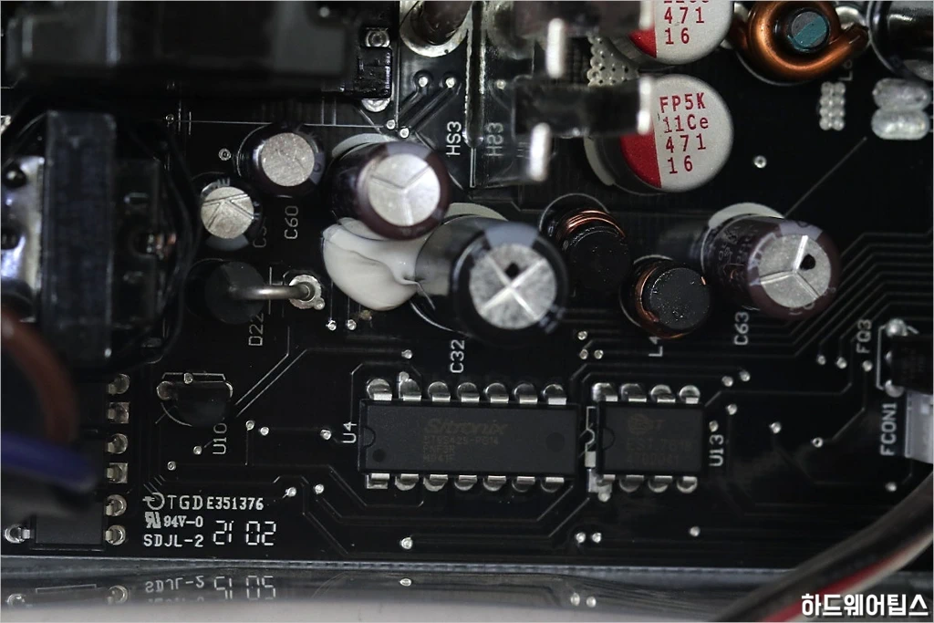 MSI MPG A850GF 80 PLUS GOLD 파워 서플라이 유닛 리뷰 36
