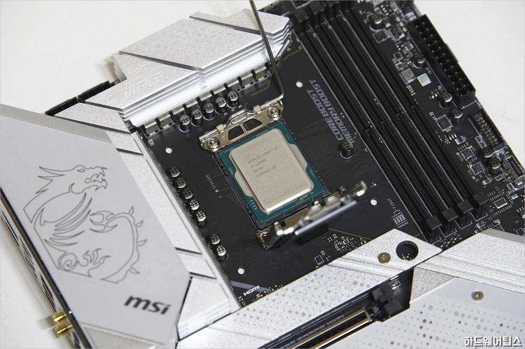 MSI MPG Z690 포스 WIFI 리뷰 42