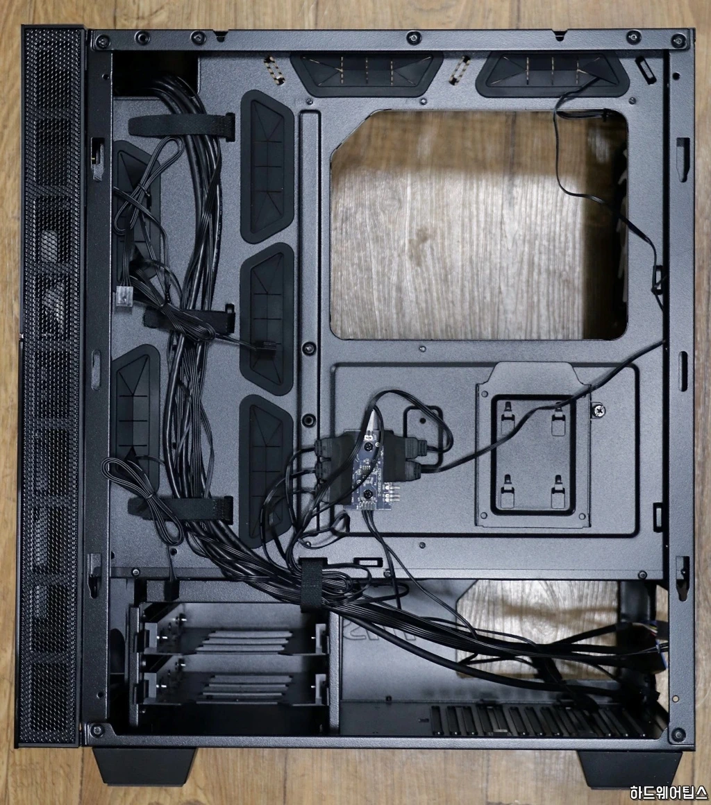 MSI MPG 세키라 100R 게이밍 케이스 리뷰 35