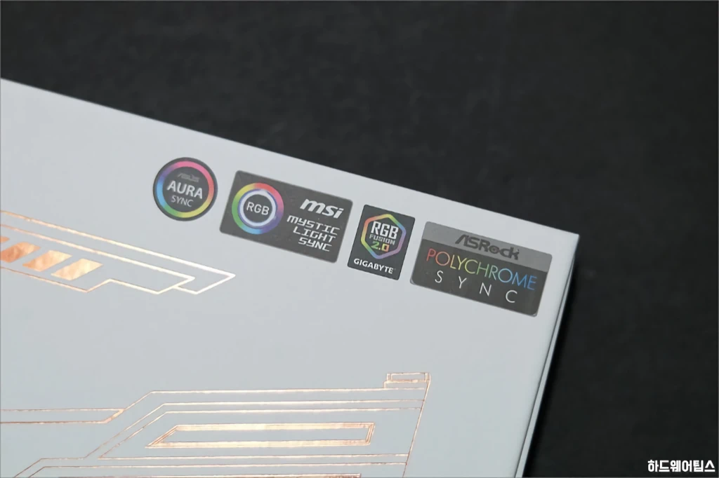 OLOy DDR4 3200 CL14 WarHawk PLATINUM SE RGB 화이트 간단 리뷰 4