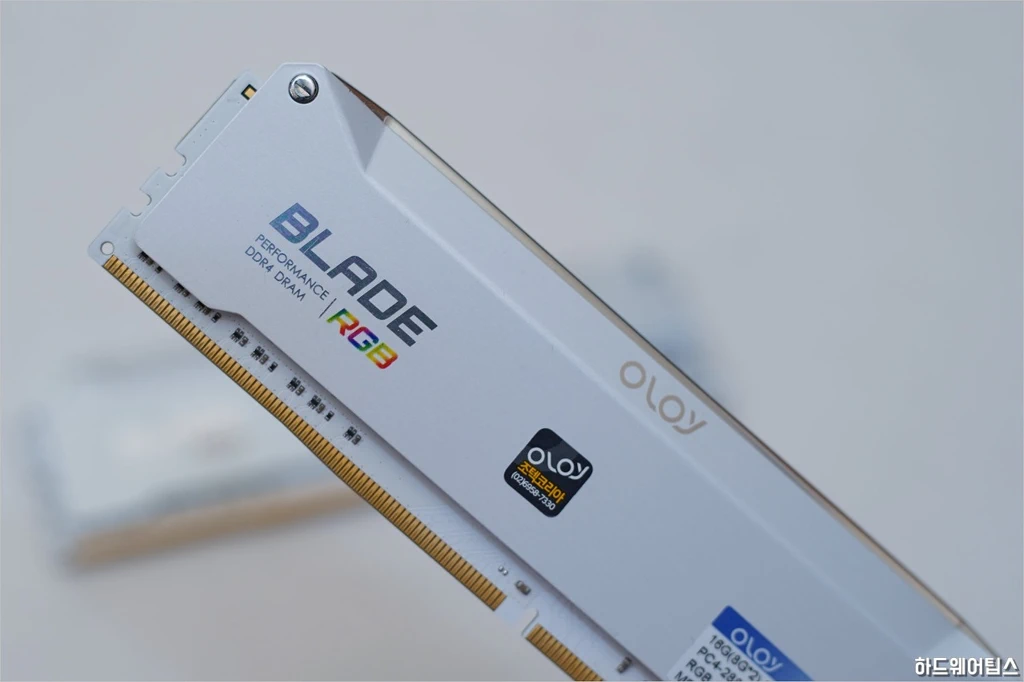 OLOy DDR4 3600 CL14 BLADE RGB AL 패키지 16GB 리뷰 10
