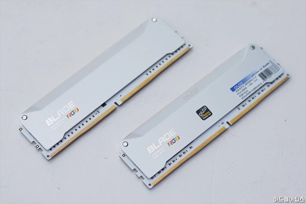 OLOy DDR4 3600 CL14 BLADE RGB AL 패키지 16GB 리뷰 6