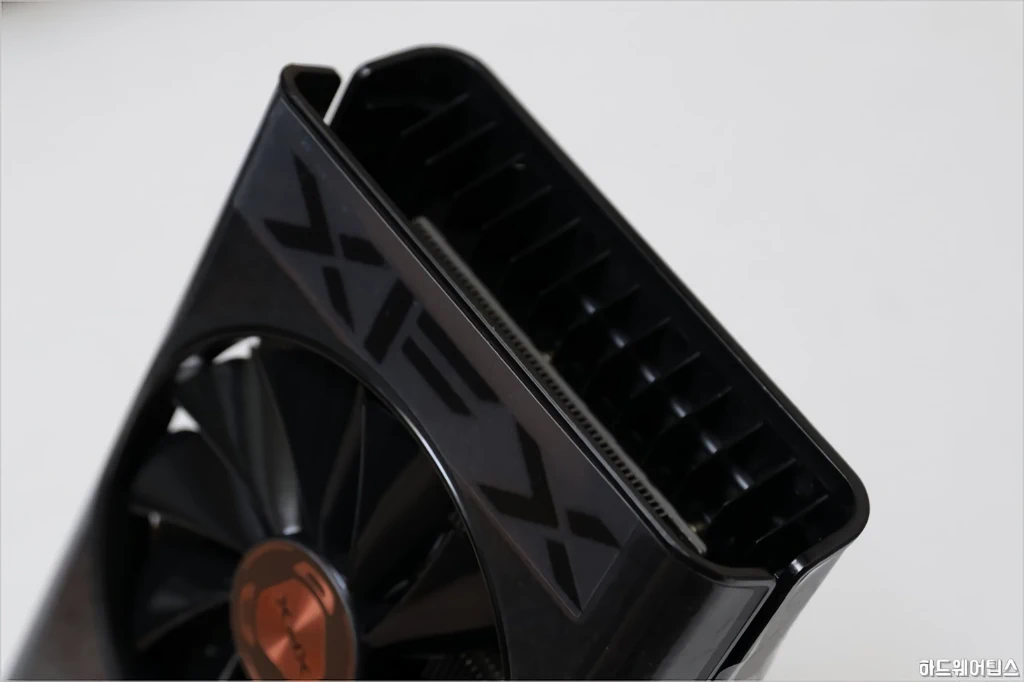 XFX 라데온 RX 5500 XT THICC II D6 4GB 리뷰 15