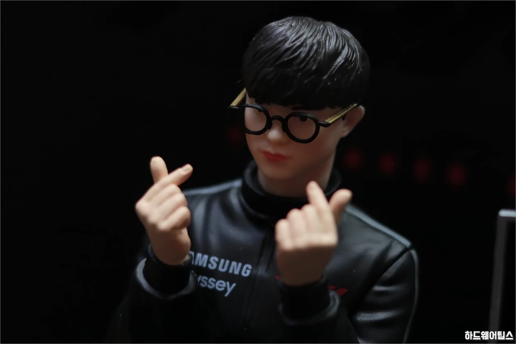 오디세이 G7 T1 페이커 에디션 페이커 피규어 간단 리뷰 13