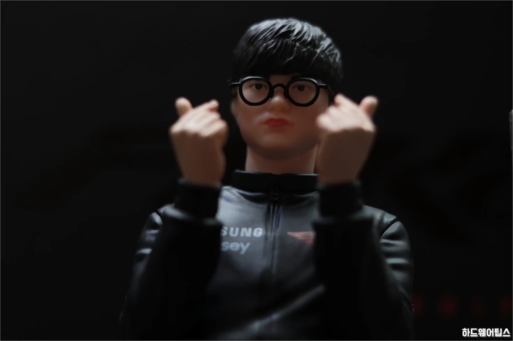오디세이 G7 T1 페이커 에디션 페이커 피규어 간단 리뷰 14