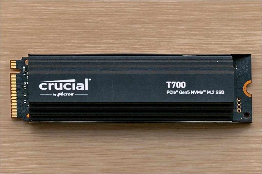 크루셜 T700 PCIe 5.0 NVMe M.2 SSD의 외형 및 성능 1